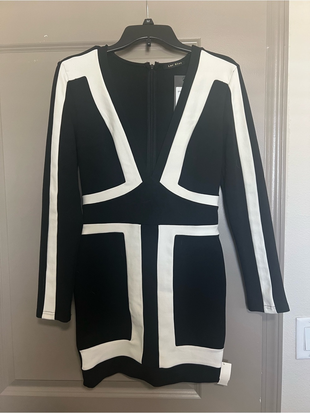 Lac Bleu Black & White Long-Sleeve Geometric Dress